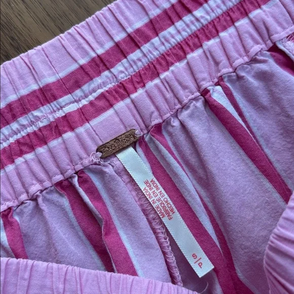 FREE PEOPLE GET FREE PULL ON STRIPED SHORTS - Picture 6 of 9